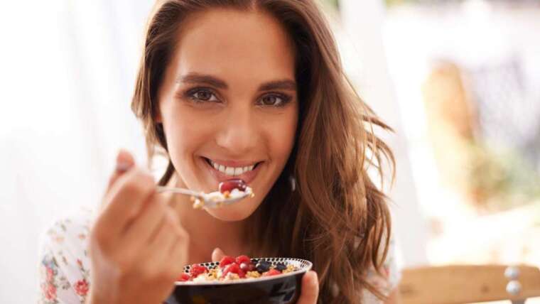 What the Healthiest Populations Eat Daily — 11 Habits Worth Stealing