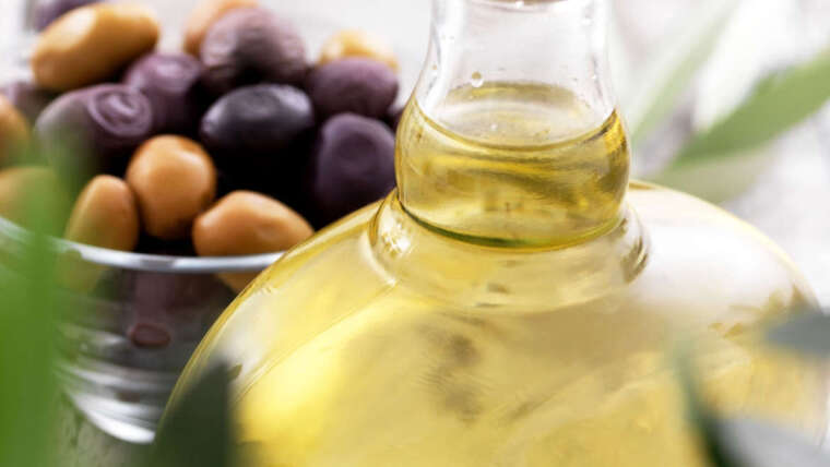 Washing Your Face With Olive Oil — What the Science Says and Who It Actually Works For